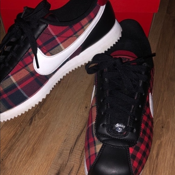 Shoes - Picture 3 of 4